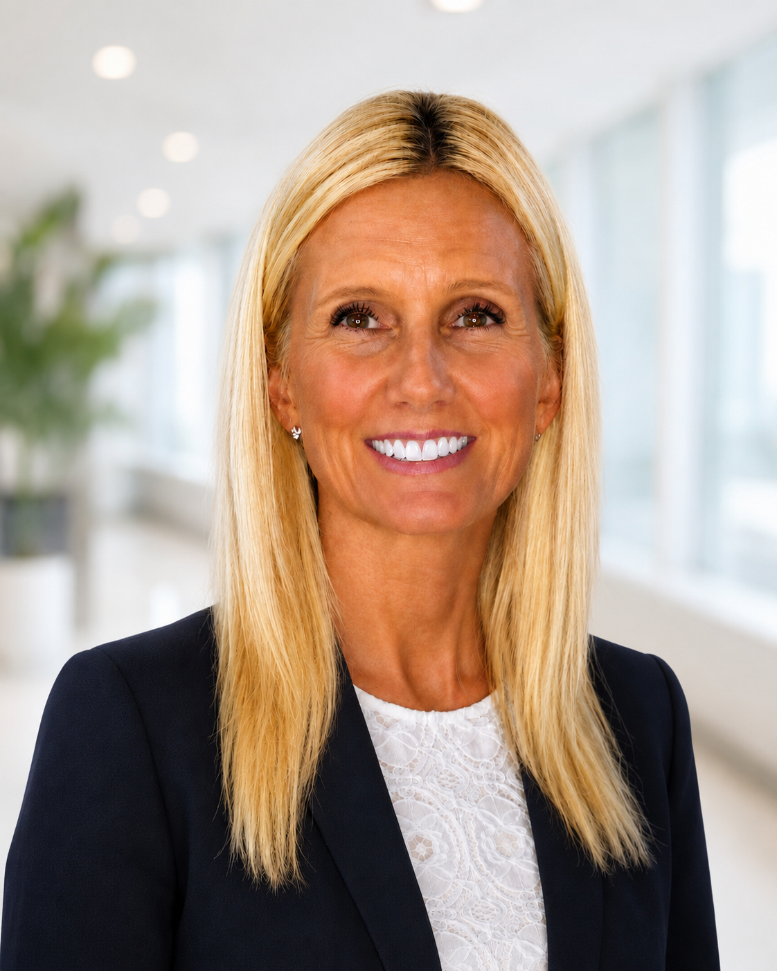 Lori Doyle headshot